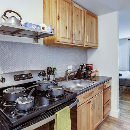 Studio W/ King Bed Near Dwtn Ρότσεστερ Εξωτερικό φωτογραφία