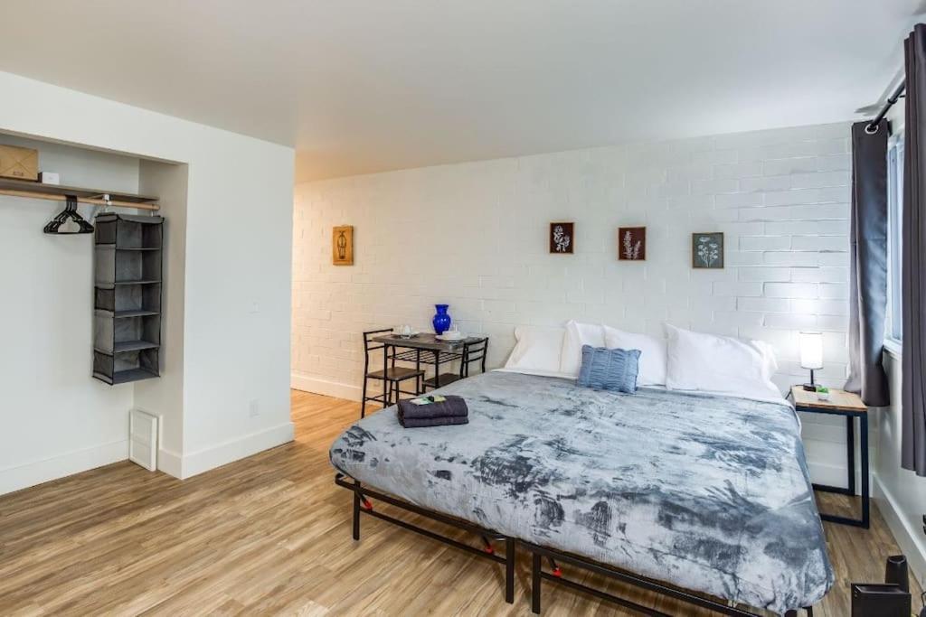 Studio W/ King Bed Near Dwtn Ρότσεστερ Εξωτερικό φωτογραφία